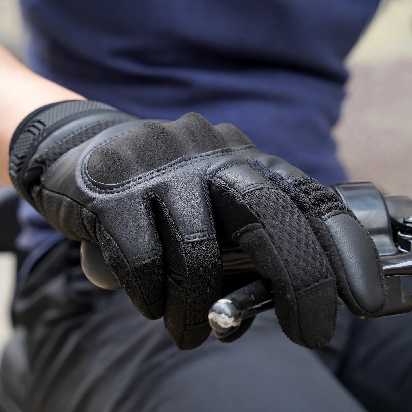 Luvas táticas de couro PU com tela sensível ao toque e concha rígida
