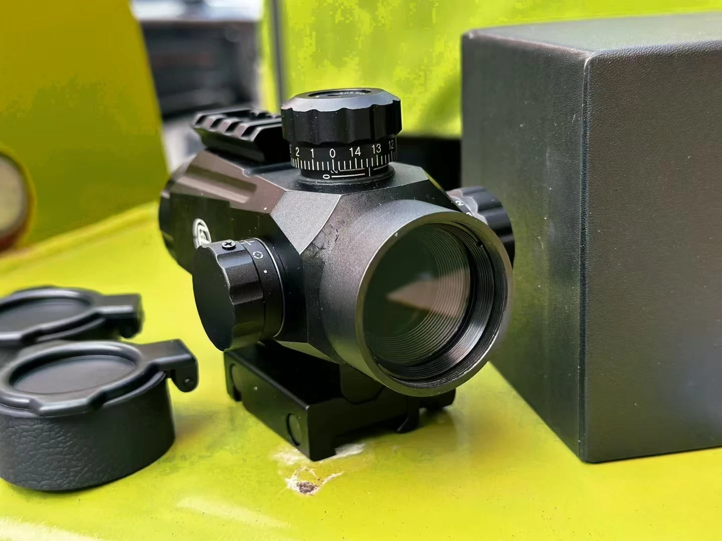 Mira telescópica Spirit Fox metálica 1x35 com ponto vermelho e trilho 20mm