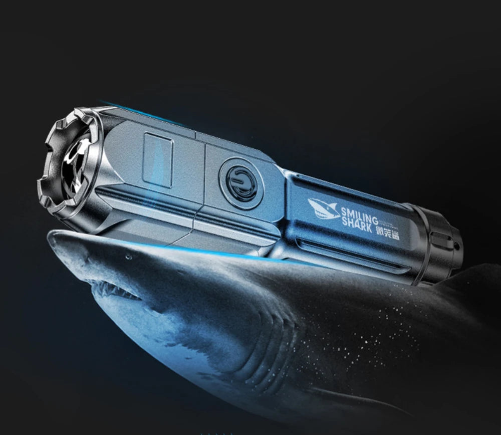 Lanterna LED USB recarregável à prova d'água