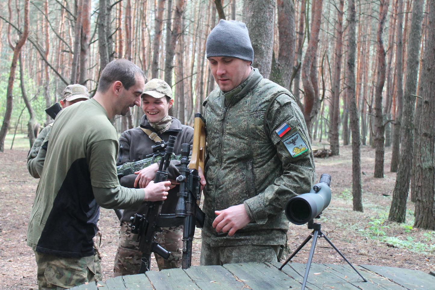 Luneta de espotagem Svbony SV28 com zoom potente de 70mm à prova d'água e tripé