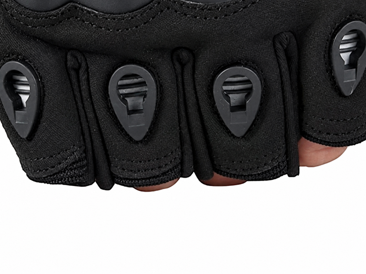 Luvas táticas — detalhe do produto sem textos
